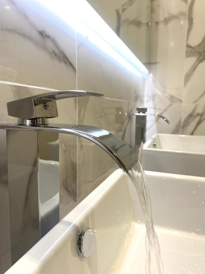 Miluar Luxury B&B - Vanvitelli ナポリ エクステリア 写真